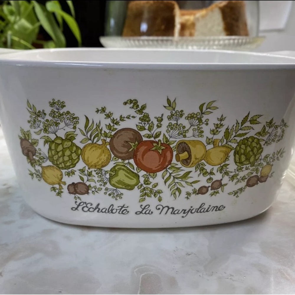 Rare Vintage CORNING WARE La Marjolaine Spice of Life 3 QT  W/ Lid 379 MA  A-9-C